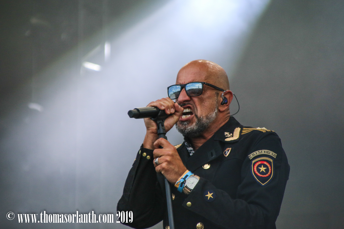 You are currently viewing Eisbrecher – Hellfest 2019